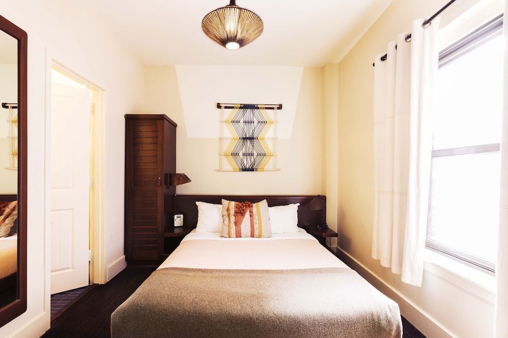 Freehand Chicago Queen 3