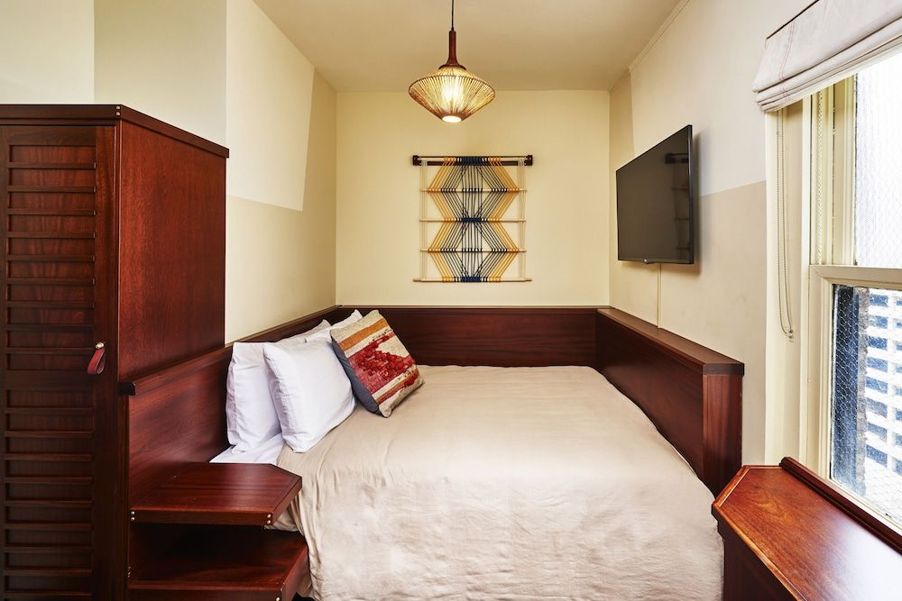 undefined Freehand Chicago 9