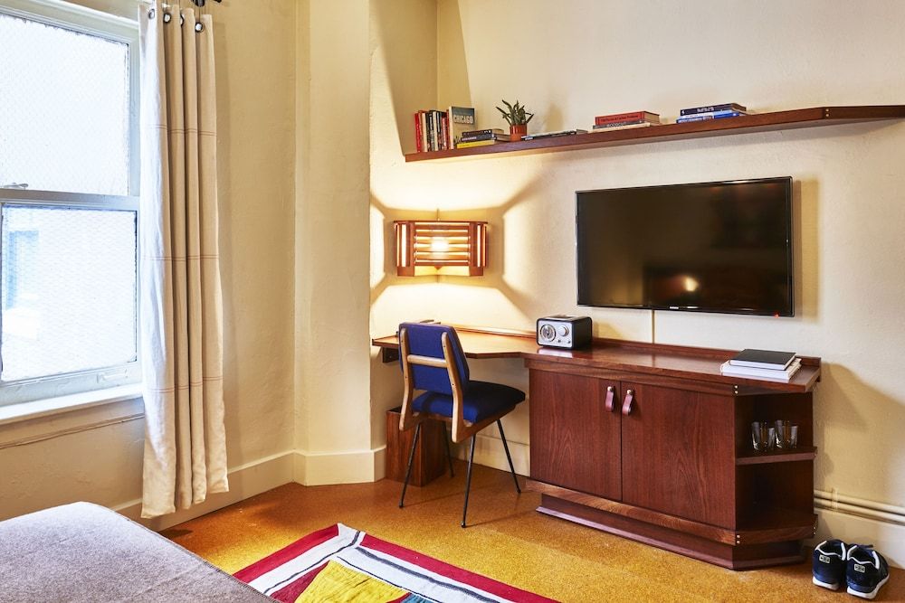 Freehand Chicago Queen 7