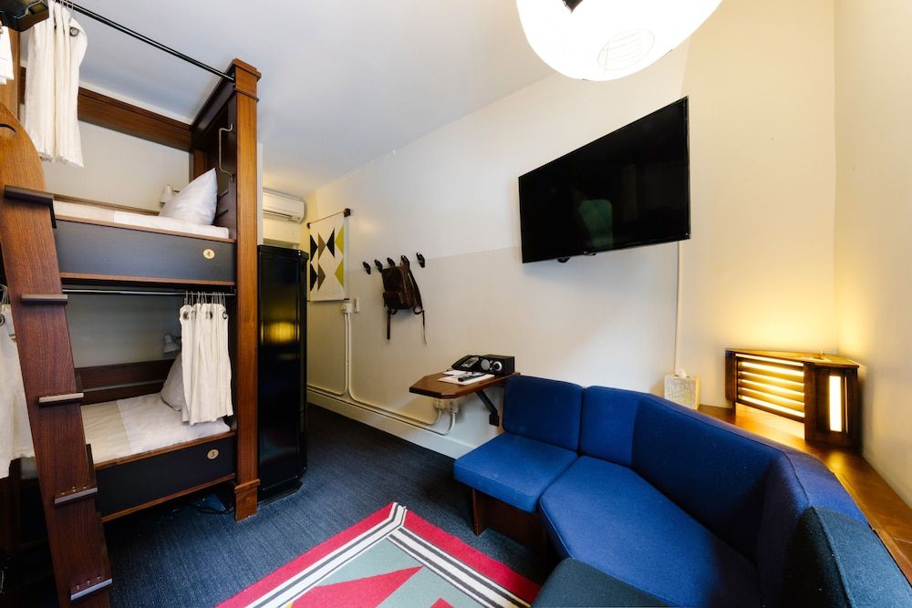 undefined Freehand Chicago 8