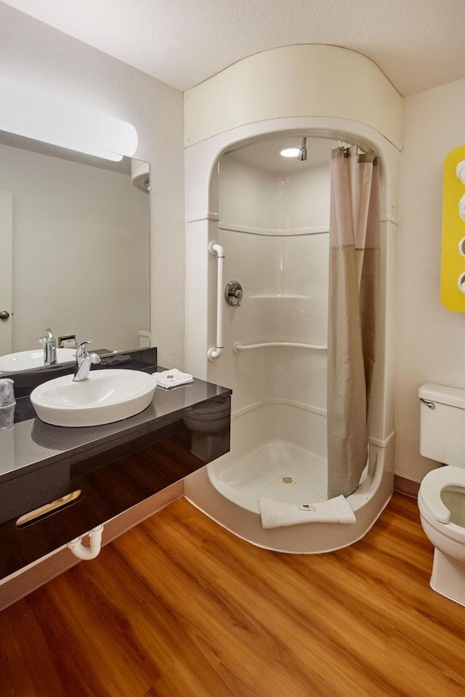 Motel 6 Blythe, CA Standard Room, 2 Double Beds, Non Smoking 4