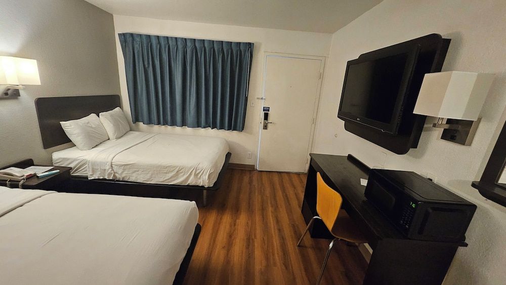 Motel 6 Blythe, CA Standard Room, 2 Double Beds, Non Smoking