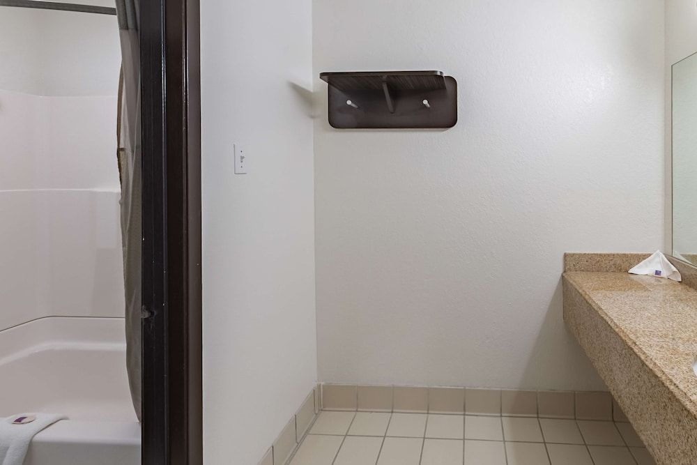 Motel 6 Blythe, CA Standard Room, 2 Double Beds, Non Smoking 6