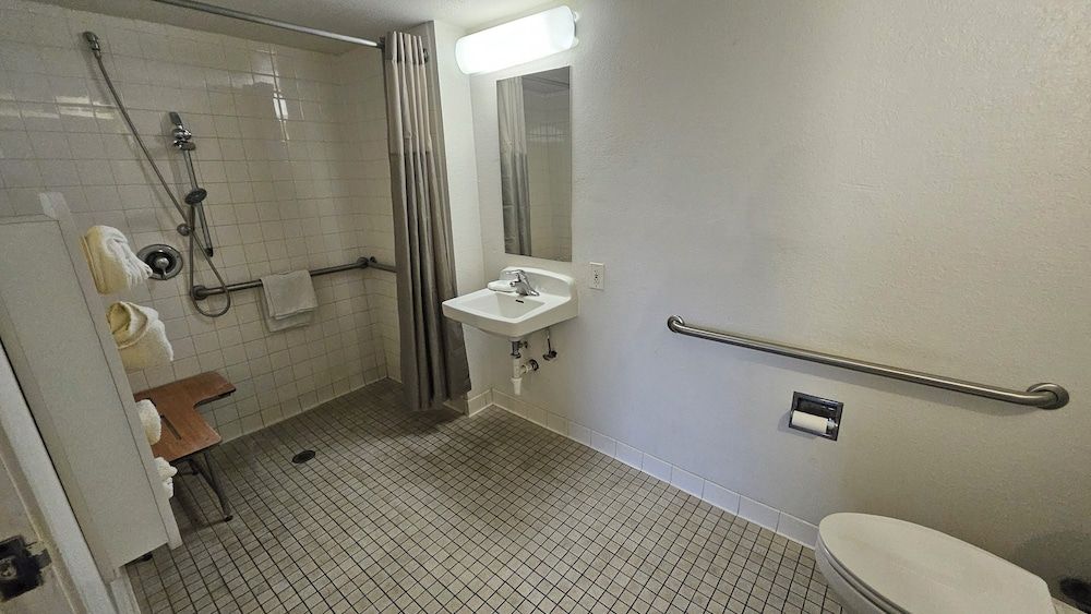 Motel 6 Blythe, CA Standard Room, 2 Double Beds, Non Smoking 8