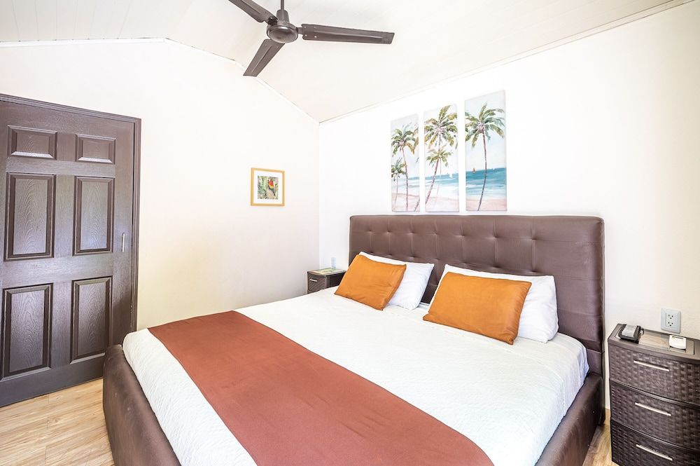 Jaco Lodge Quiet Hotel Double Room, 1 King Bed, Poolside 2