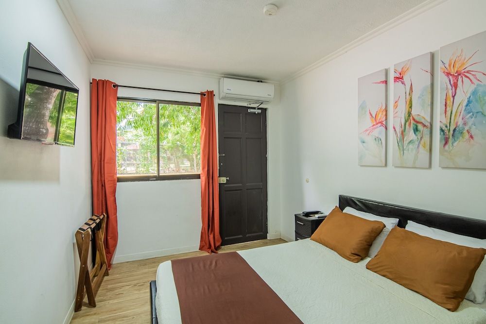 Jaco Lodge Quiet Hotel Economy Double Room, 1 Double Bed 3