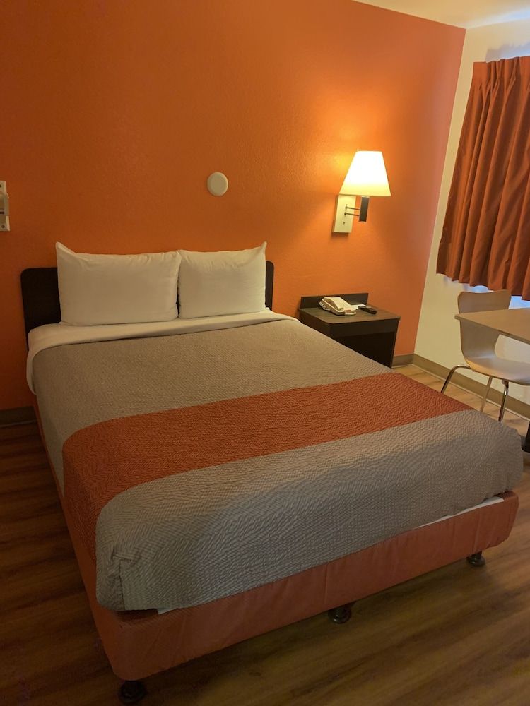 Standard Room, 1 Queen Bed, Non Smoking