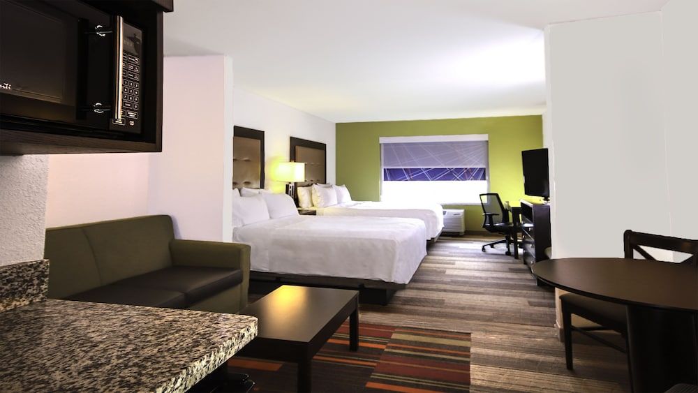 Suite, 2 Queen Beds