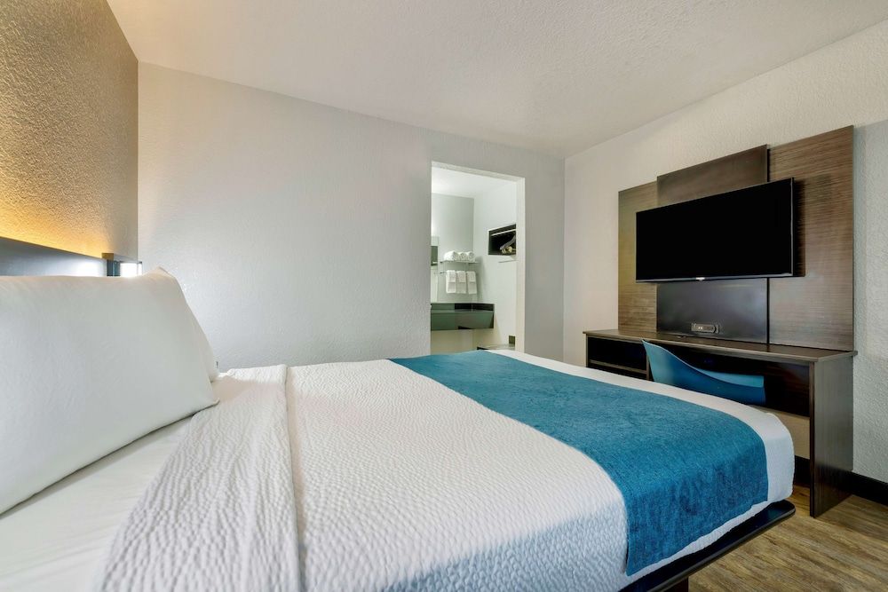 Standard Room, 1 Queen Bed, Non Smoking
