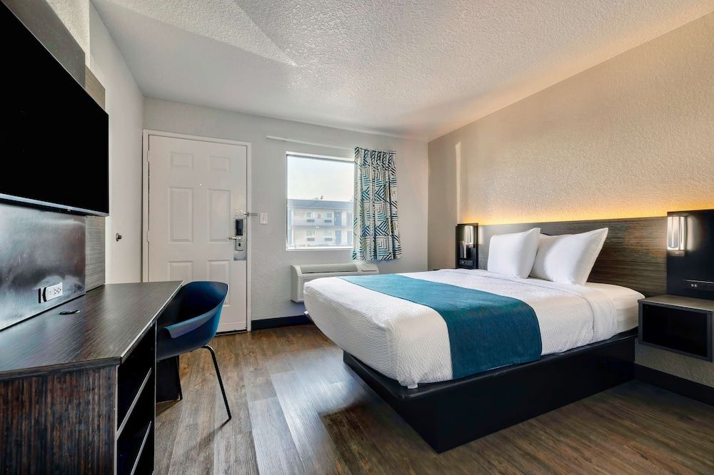 Standard Room, 1 Queen Bed, Non Smoking