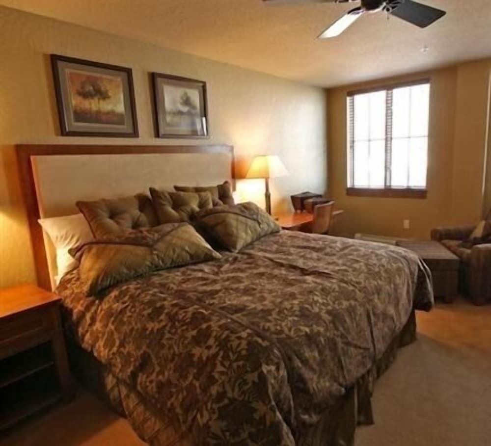 Condo, 2 Bedrooms, 2 Bathrooms