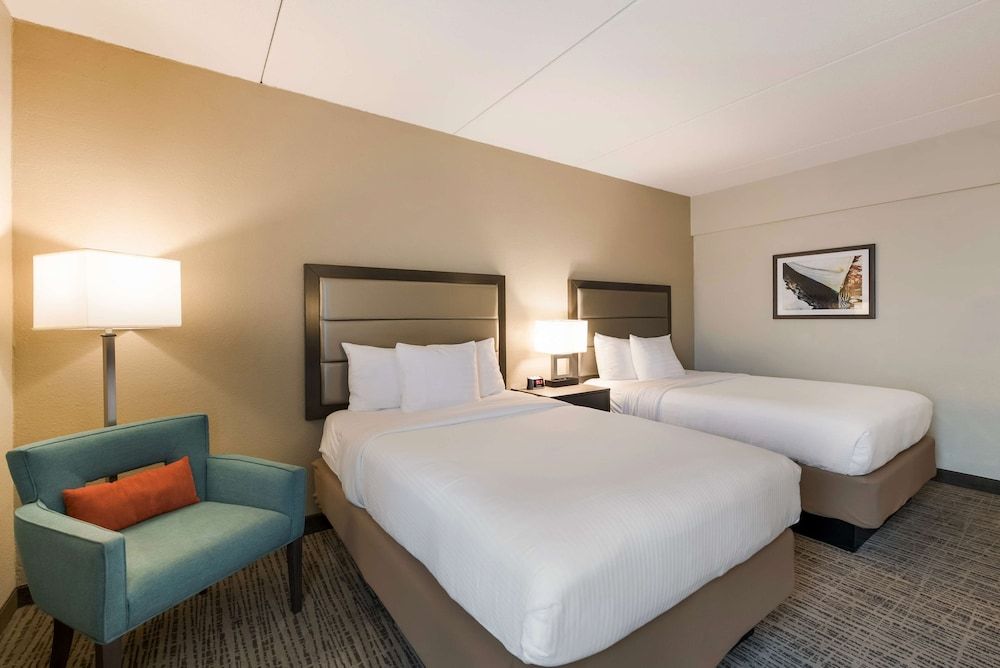 Standard Room, 2 Double Beds, Non Smoking, Refrigerator & Microwave