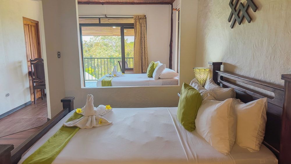 Tabulia Tree Hotel and Villas Deluxe Premium with Partial Ocean View 5