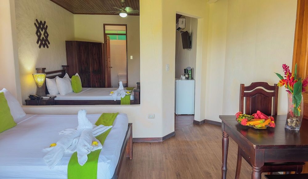 Tabulia Tree Hotel and Villas Deluxe Premium with Partial Ocean View 2