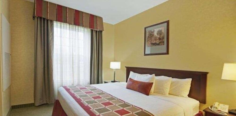 Best Western Plus Ticonderoga Inn & Suites Standard Room, 1 King Bed, Accessible, Bathtub