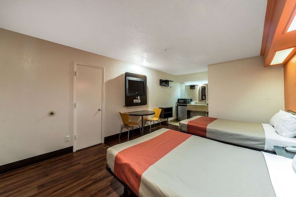 Standard Room, 2 Double Beds, Non Smoking