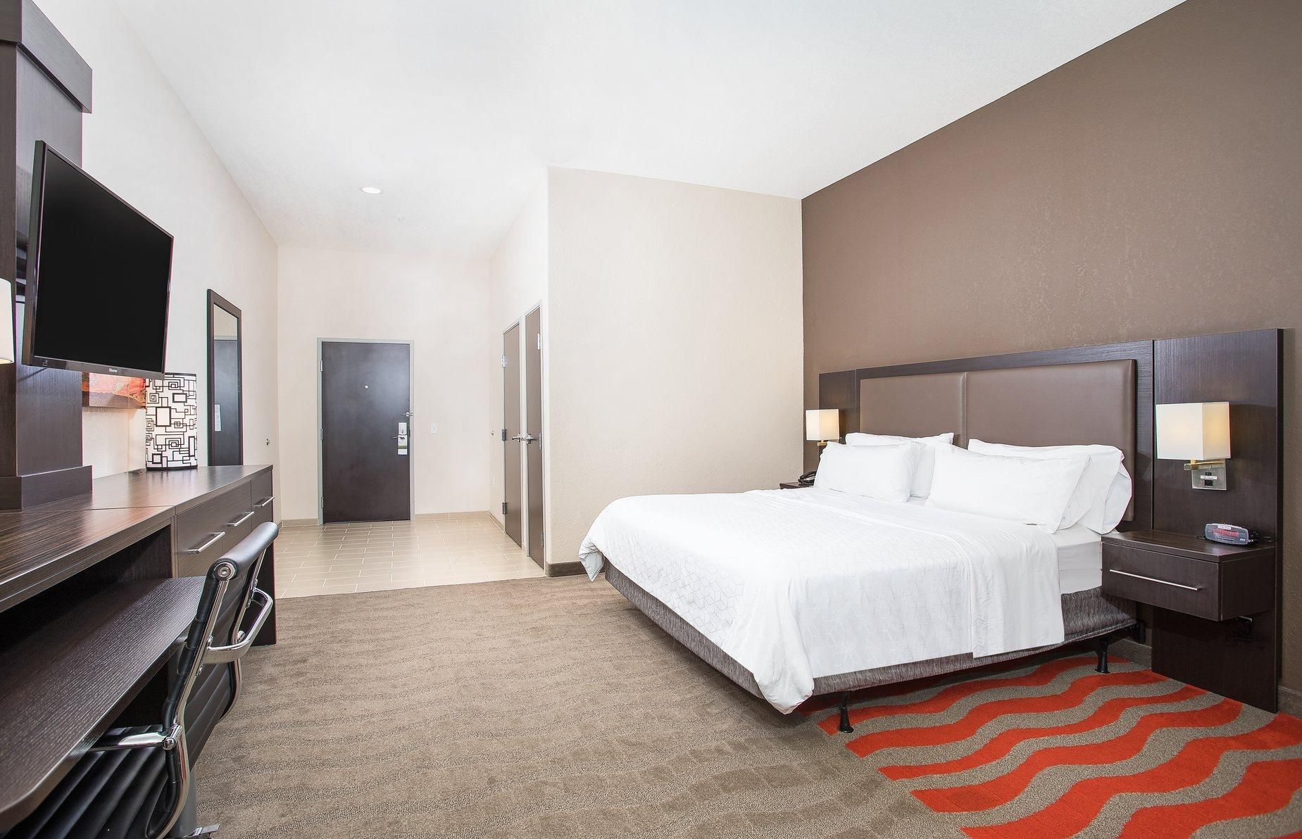 1 King Standard Room Communications Mobility Accessible