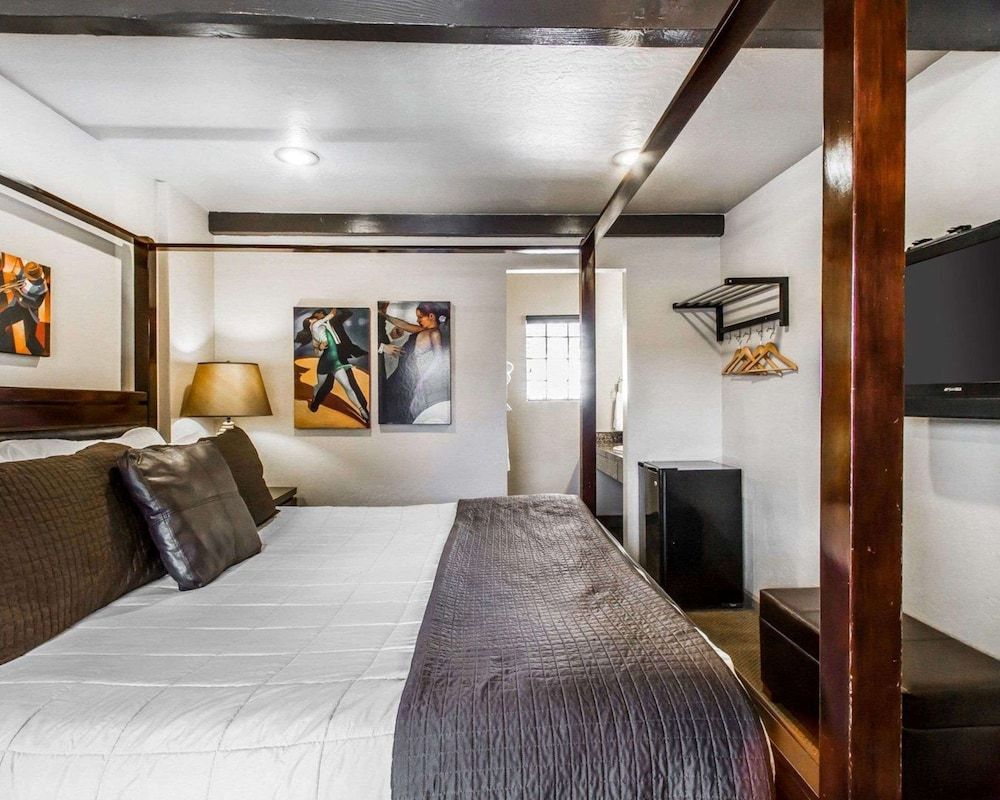 Rodeway Inn & Suites Williams Downtowner - Rte 66 Standard Room, 1 King Bed, Non Smoking 5