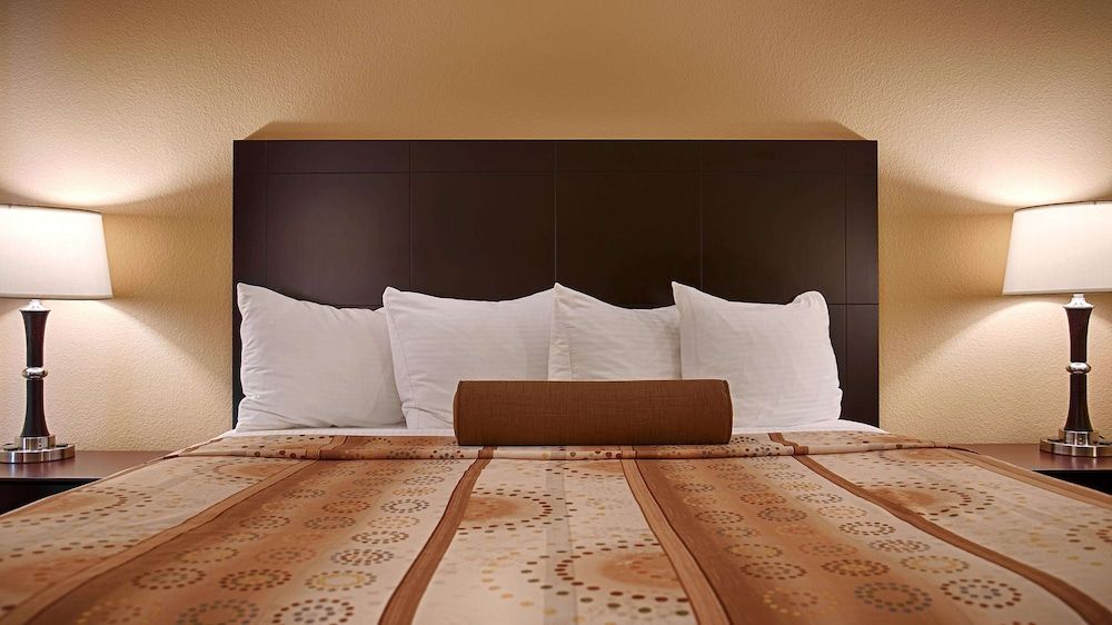 Standard Room, 1 King Bed with Sofa bed, Accessible, Non Smoking (Bathtub, with Sofabed)