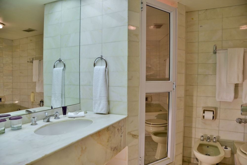 Avani Gaborone Resort & Casino AVANI Club Room 4