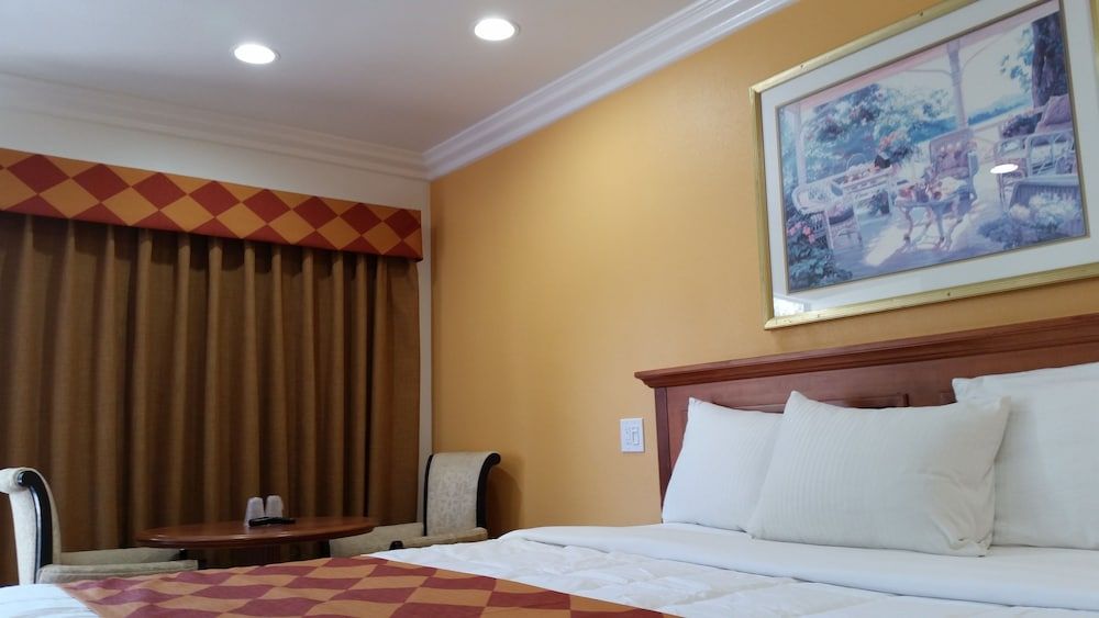 Kona Inn Motel Anaheim Deluxe Room, 1 King Bed 11