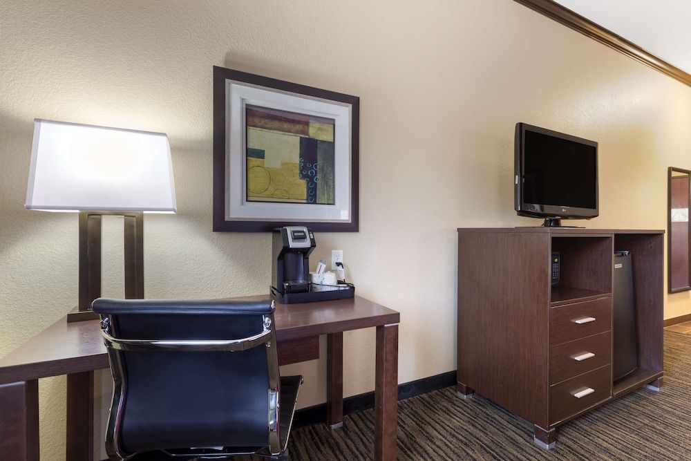 Best Western Plus Classic Inn & Suites Standard Room, 2 Queen Beds, Non Smoking, Refrigerator & Microwave 2