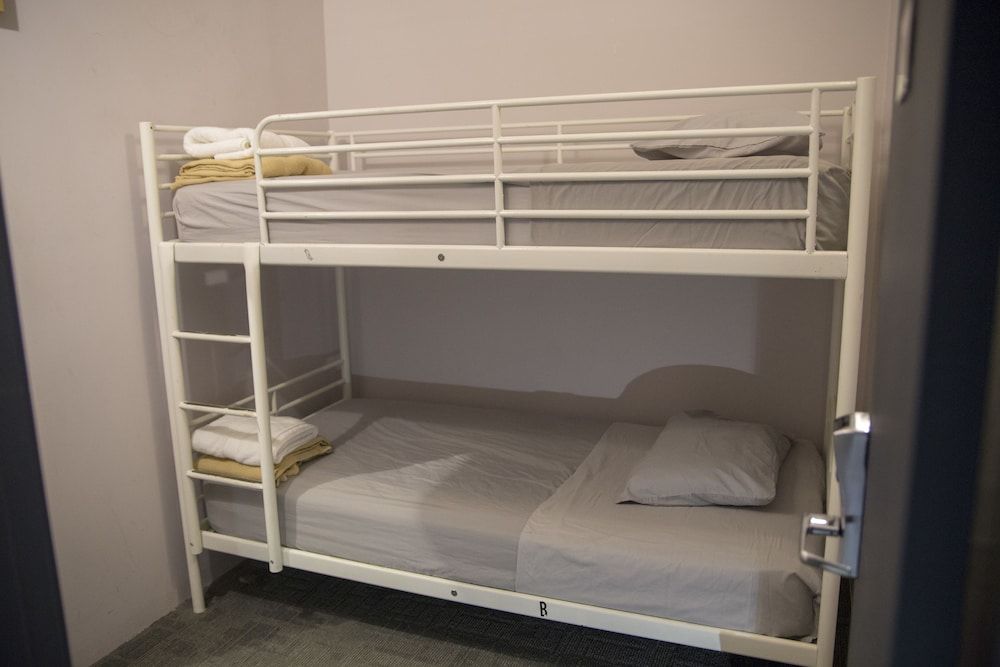 Shared Dormitory, Women only