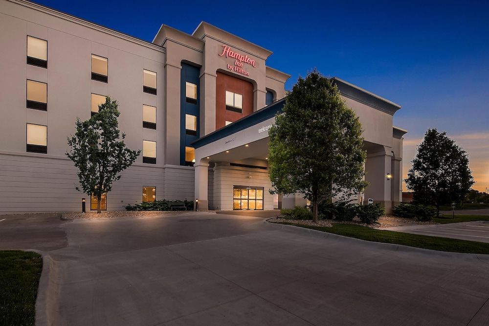 undefined Hampton Inn Omaha/West Dodge Road (Old Mill) 8