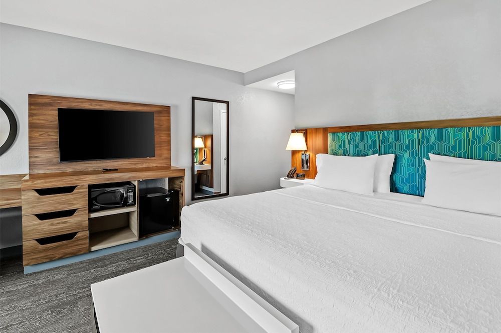 undefined Hampton Inn Omaha/West Dodge Road (Old Mill) 2