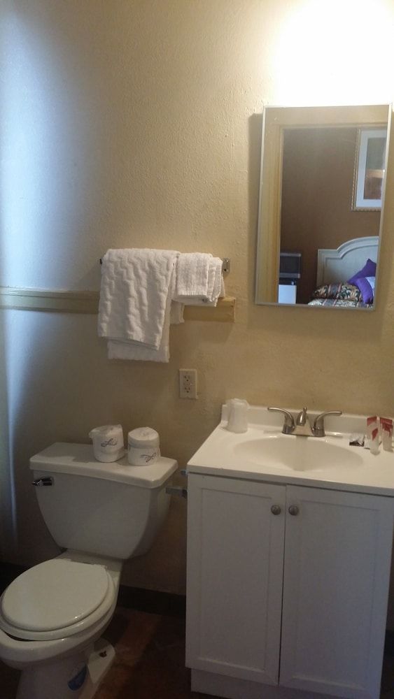 El Capitan Hotel Deluxe Room, 2 Double Beds, Private Bathroom 5