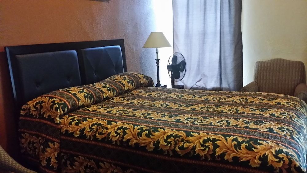 undefined El Capitan Hotel 3