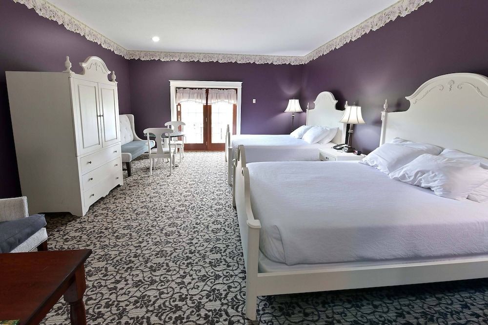 Carlisle Inn Sugarcreek Classic Double Room 2