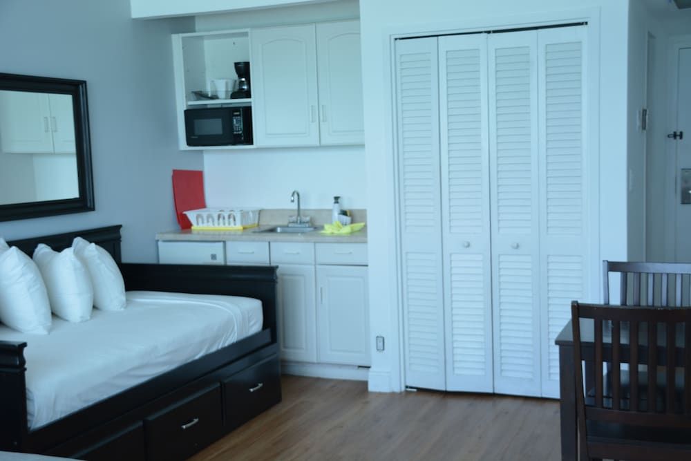 New Point Miami Beach Apartments Studio, Multiple Beds (Studio Bay View) 8