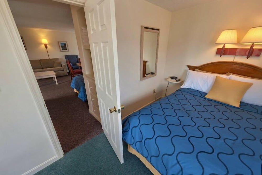 One Bedroom Suite- 38