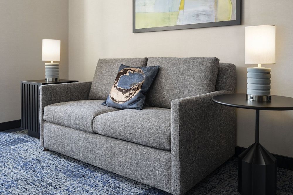 Courtyard Los Angeles L.A. LIVE Room, 1 King Bed with Sofa bed 6