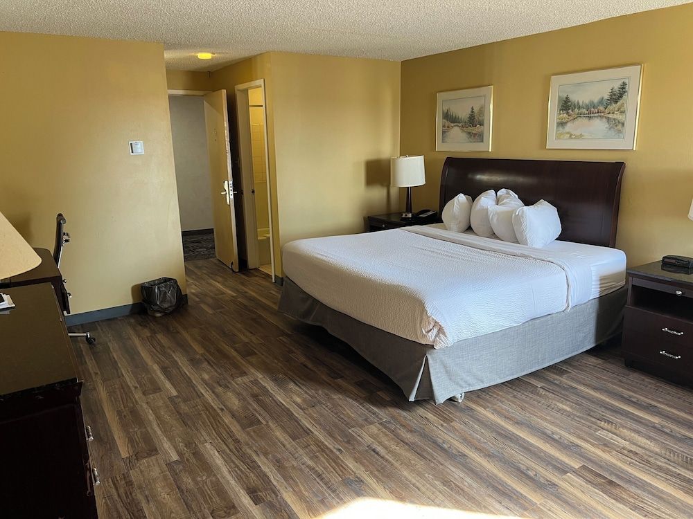 Standard Room, 1 King Bed