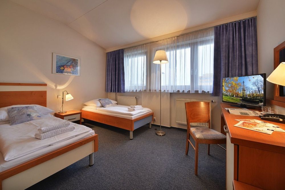 undefined EA Hotel Populus 9