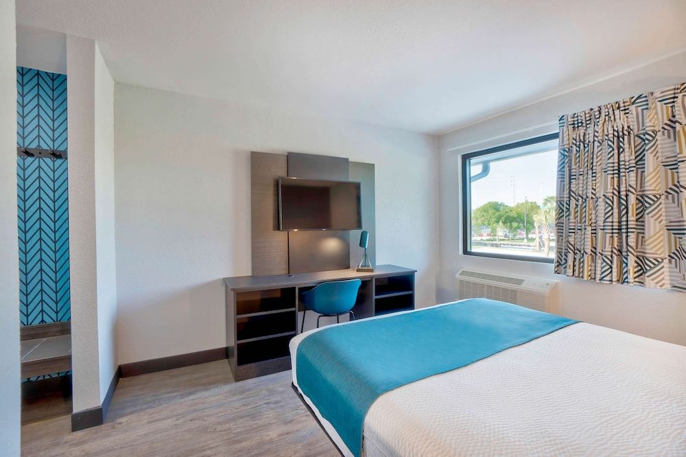 Standard Room, 1 Queen Bed, Non Smoking