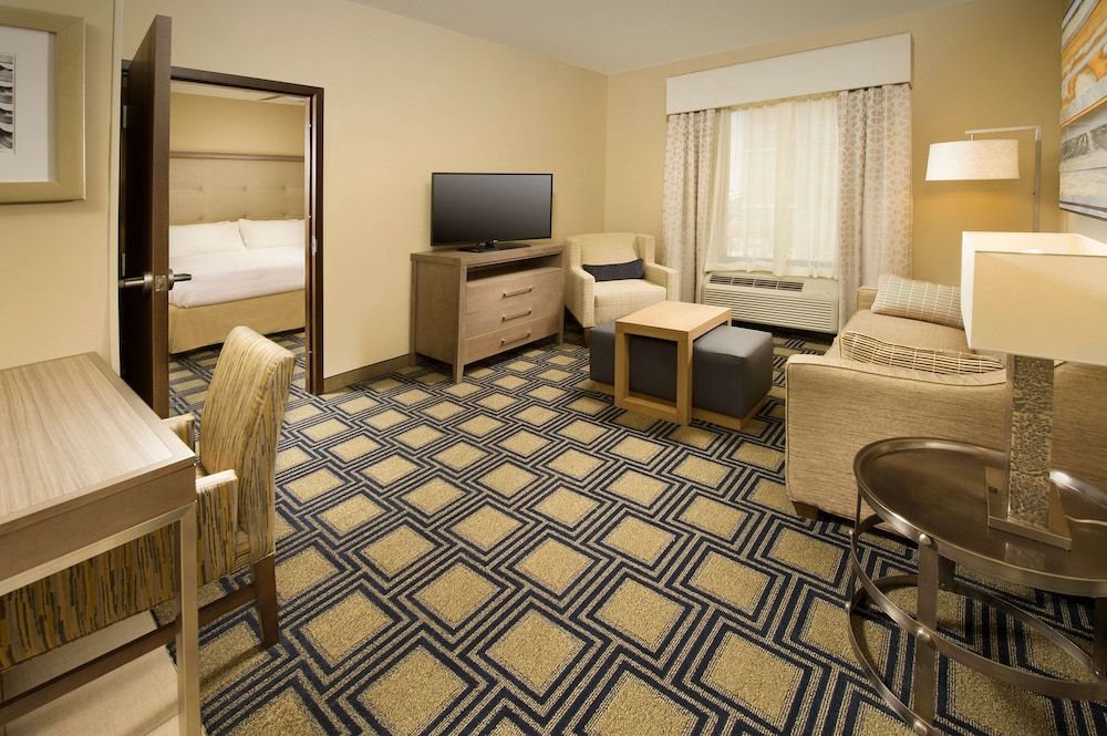 Suite, 2 Queen Beds, Accessible, Bathtub (Mobility & Hearing)