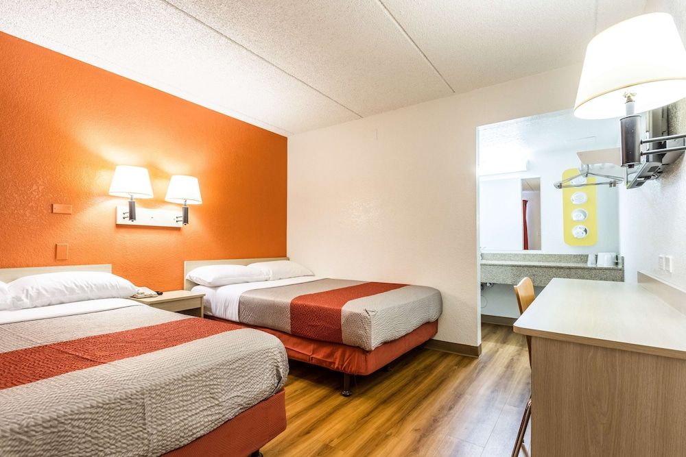 Motel 6 Tempe, AZ – Phoenix Airport – Priest Dr Standard Room, 2 Double Beds, Non Smoking 2