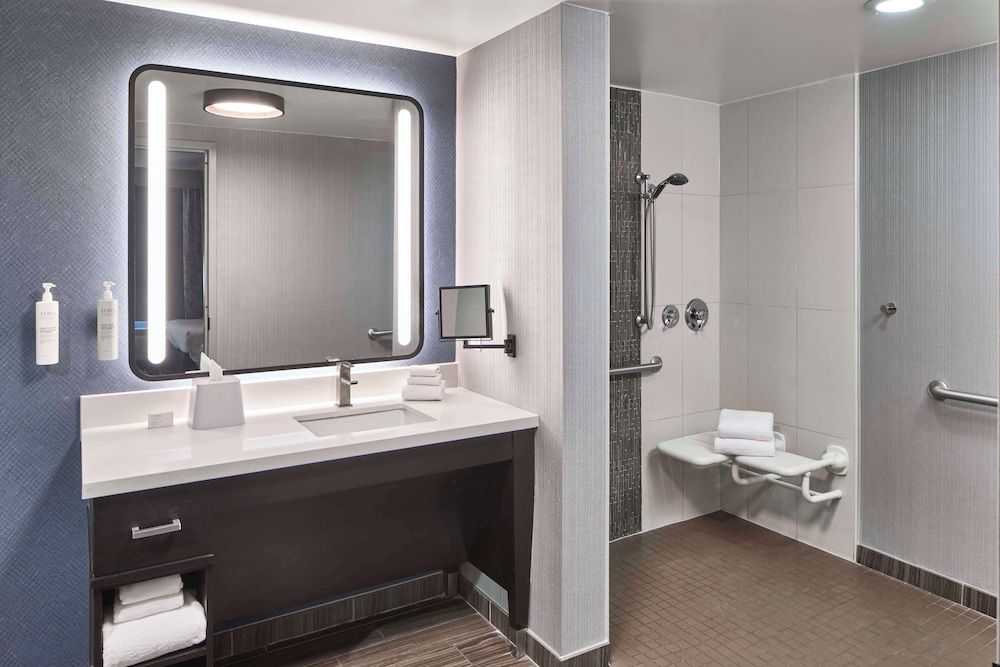 Suite, 2 Queen Beds, Accessible, Non Smoking (Roll-in Shower)