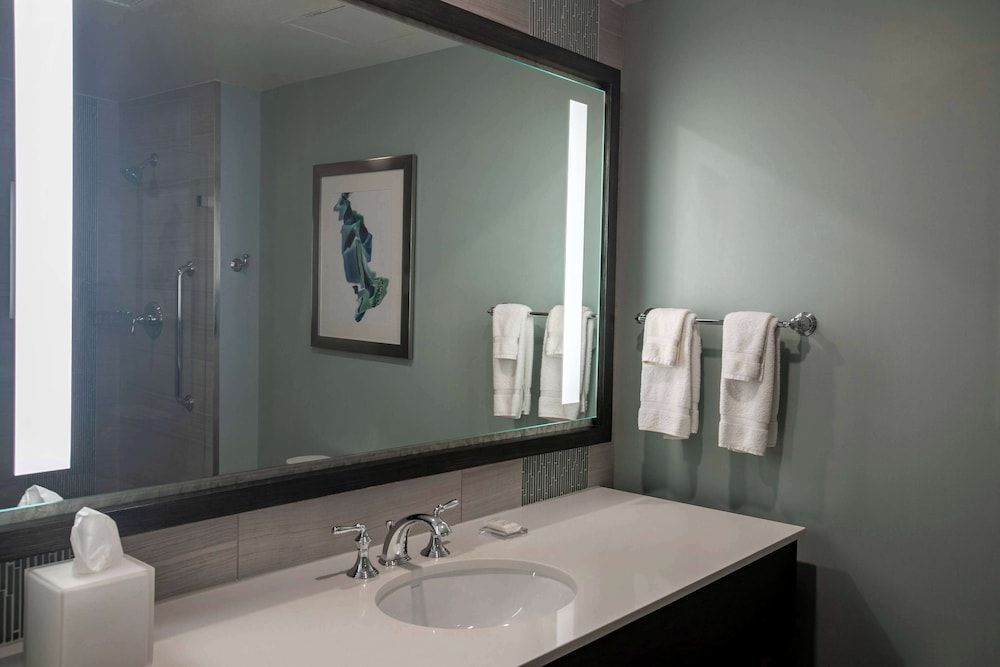 Deluxe Room, 2 Double Beds, Non Smoking (Plaza View)