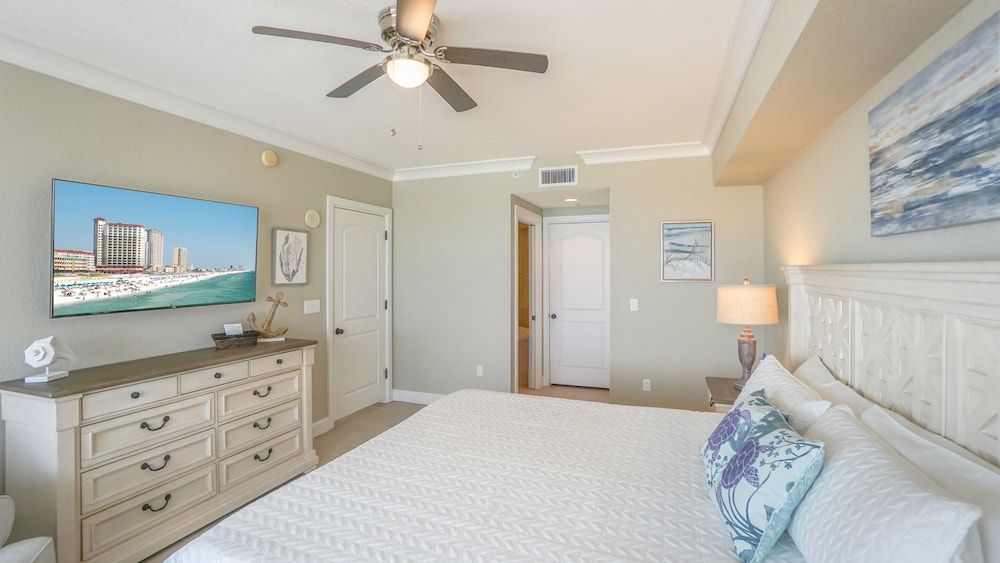 Condo, 3 Bedrooms (Gulf Front, Beach Chairs Included)