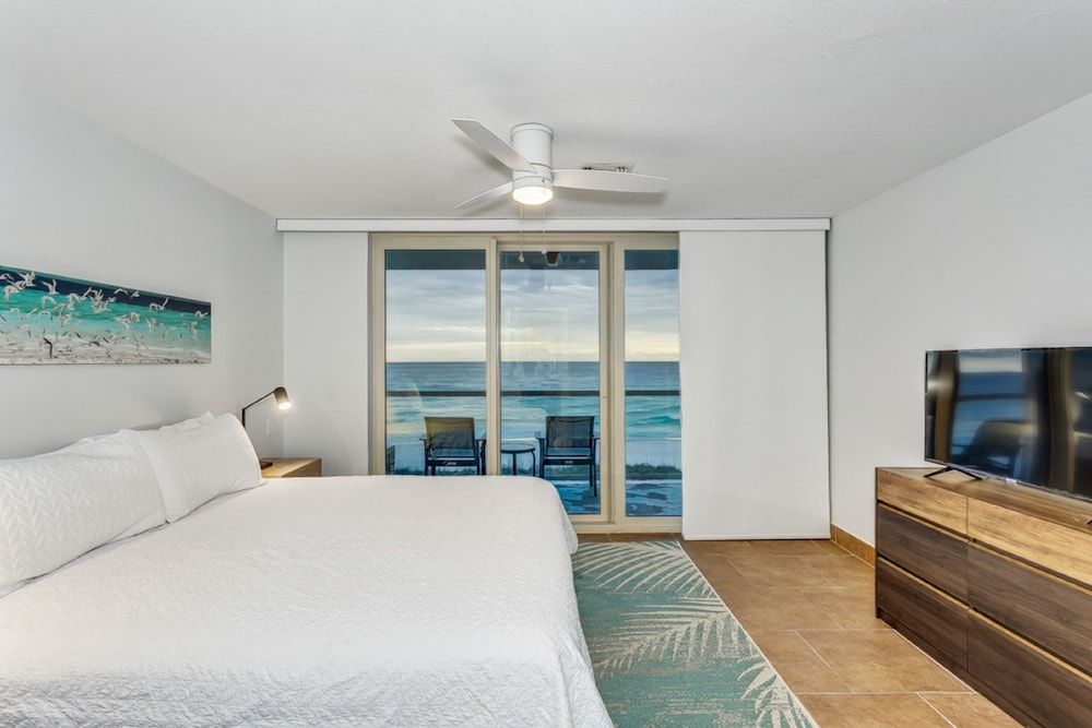 Condo, 2 Bedrooms, Beach View, Beachfront (Beach Chairs Included)
