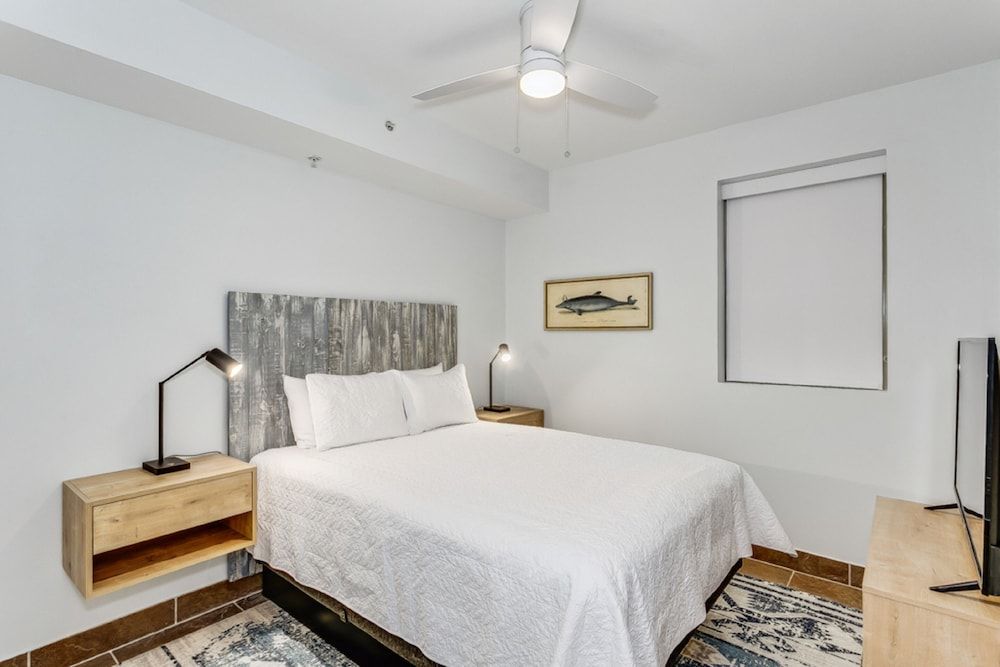 Condo, 2 Bedrooms, Beach View, Beachfront (Beach Chairs Included)