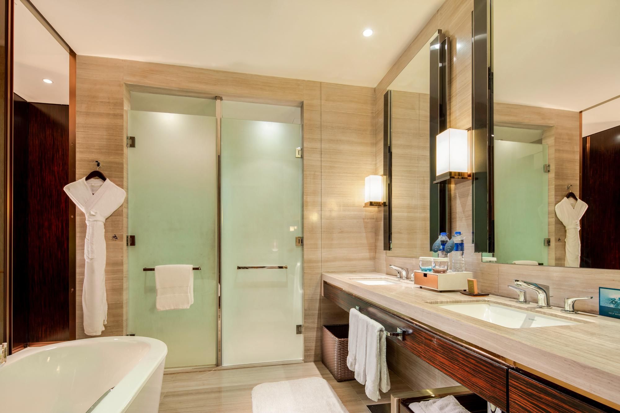 King Deluxe One Bedroom Suite - Lounge Access