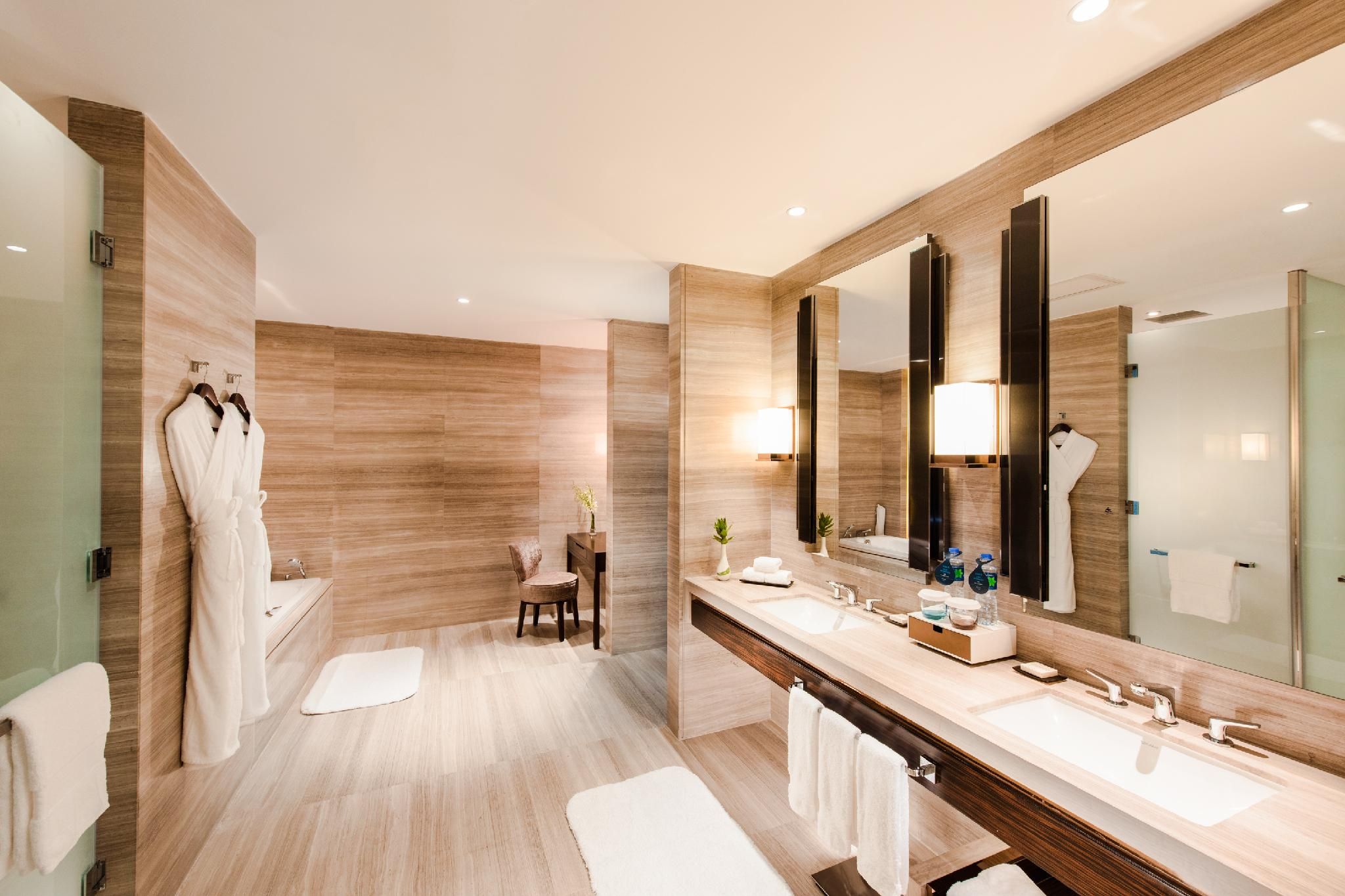 TWIN DELUXE ROOM WITH CITY VIEW