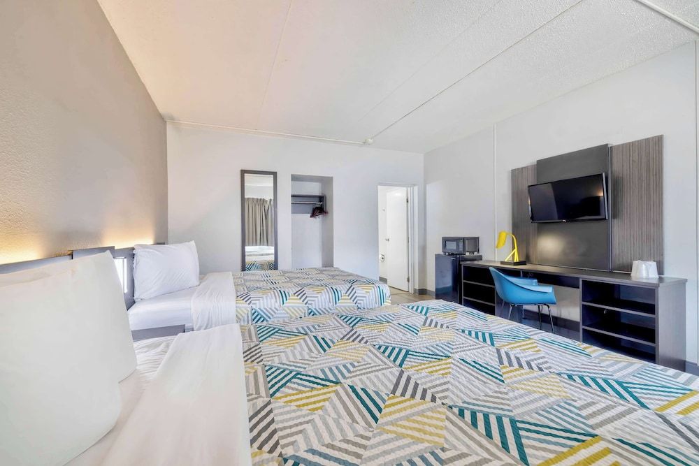 Deluxe Room, 2 Double Beds, Non Smoking, Refrigerator & Microwave