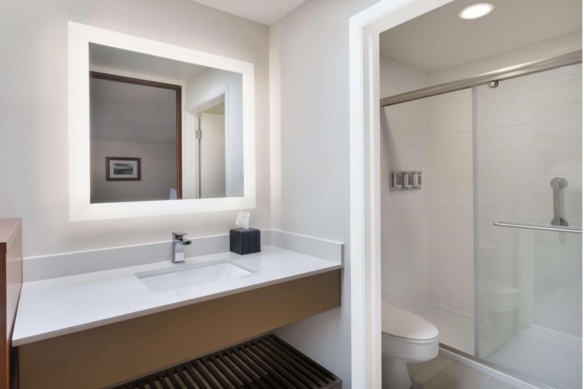 2 queen beds, nonsmoking