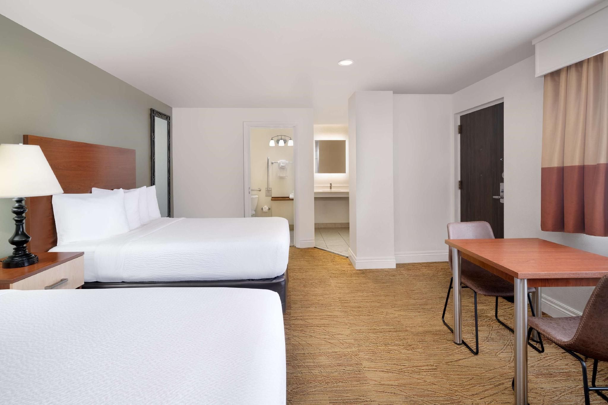 Accessibility - 2 Queen Beds, Bathtub, Nonsmoking